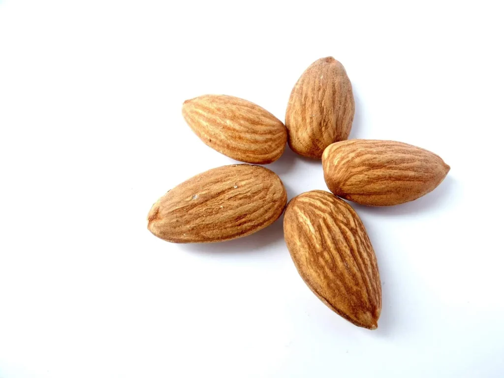 5 Almonds shape like Star